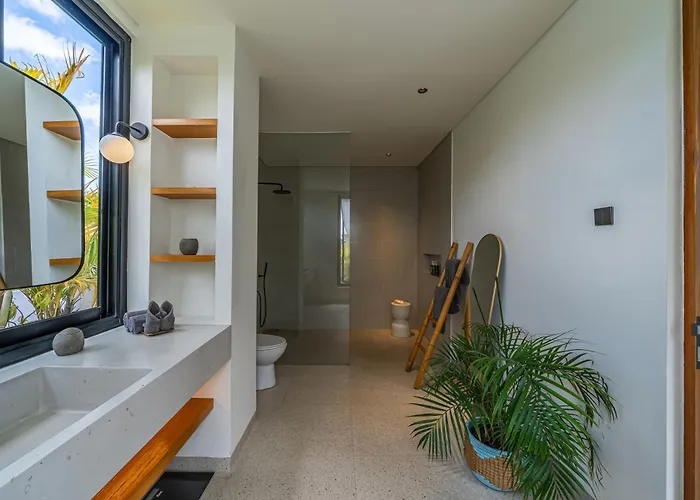 ヴィラ Tara Dharma - Sophisticated 3br Retreat In Tranquil Umalas