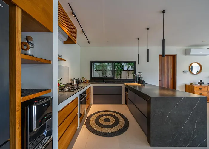 ヴィラ Tara Dharma - Sophisticated 3br Retreat In Tranquil Umalas チャングー