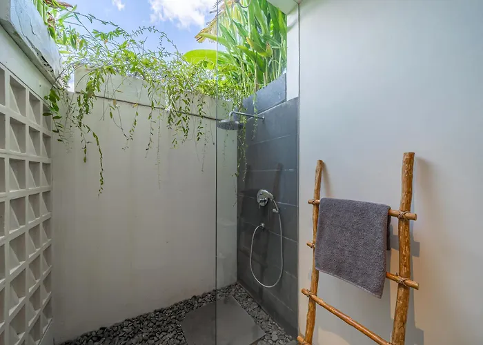 ヴィラ Tara Dharma - Sophisticated 3br Retreat In Tranquil Umalas チャングー