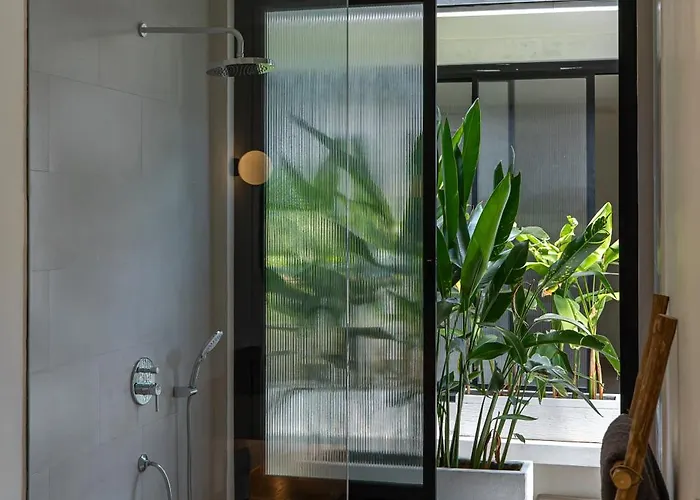 ヴィラ Tara Dharma - Sophisticated 3br Retreat In Tranquil Umalas チャングー