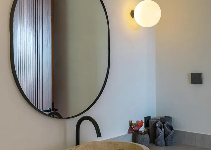 Tara Dharma - Sophisticated 3br Retreat In Tranquil Umalas